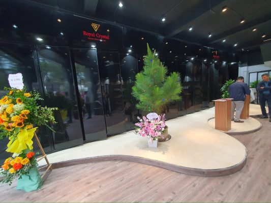 sàn SPC Royal Crysta